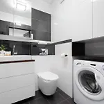 Spacious In With Balcony By Renters Apartman Varsó