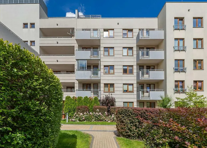 Spacious In With Balcony By Renters Apartment